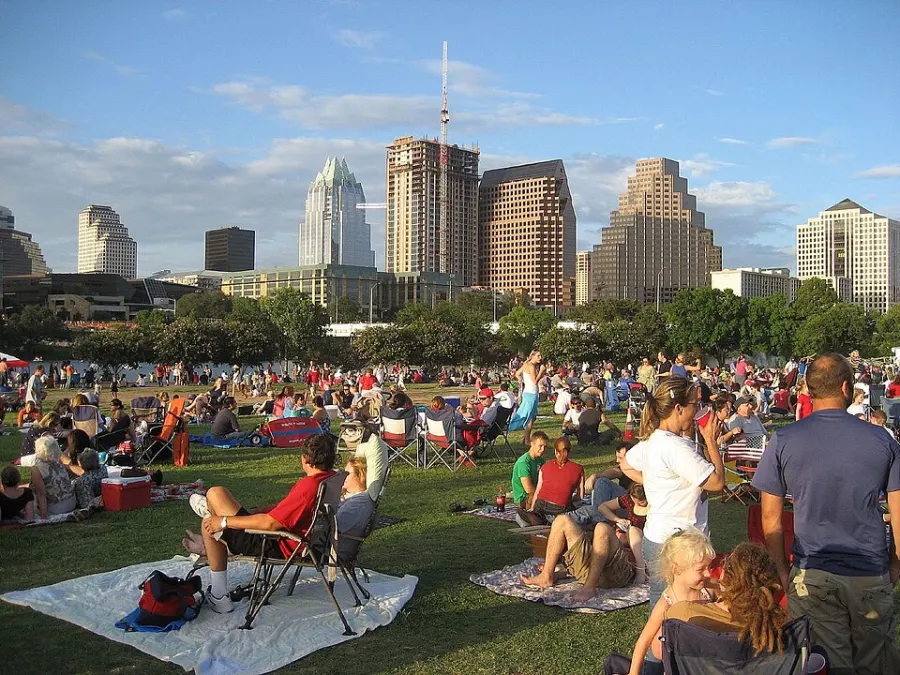 Auditorium Shores Dog Park