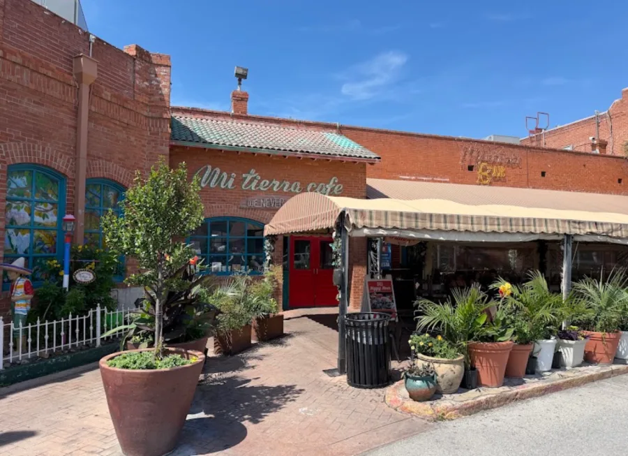 Mi Tierra Cafe y Panaderia