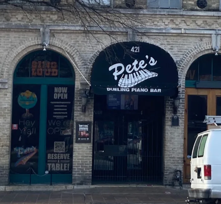 Pete's Dueling Piano Bar