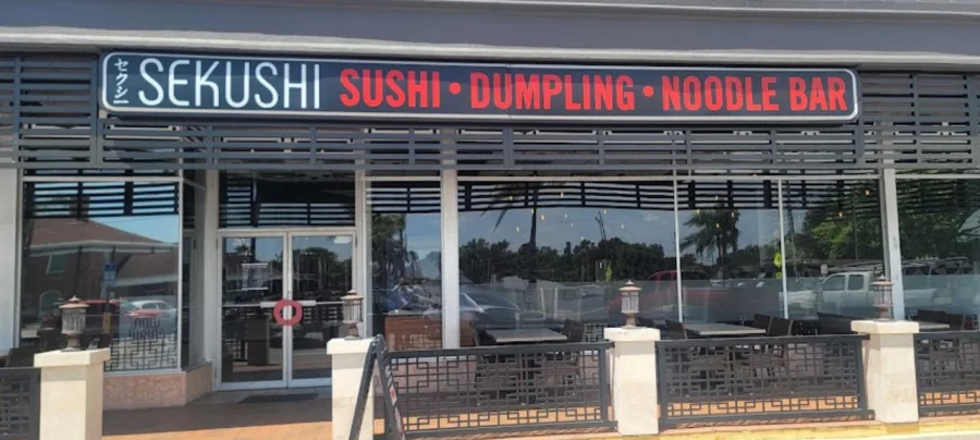 Sekushi at the Plaza