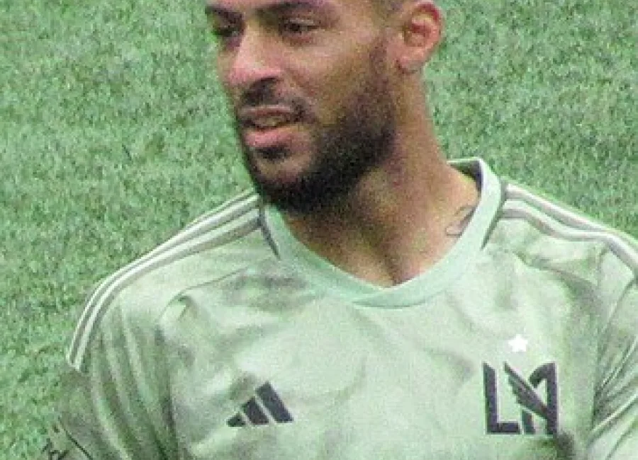 Denis Bouanga