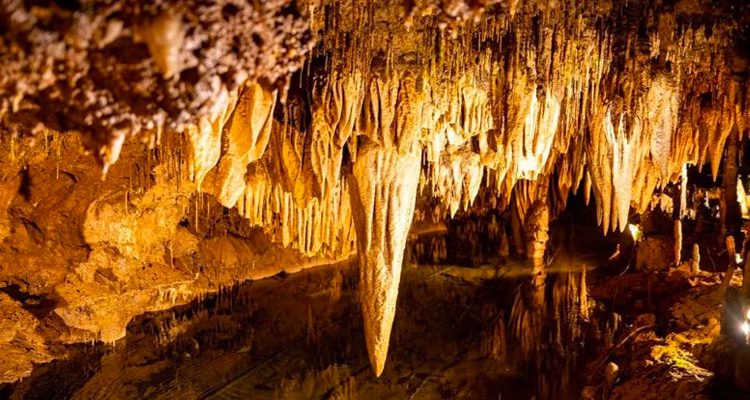Meramec Caverns